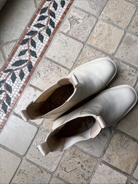 Sam Edelman Off-White Leather Chelsea Ankle Boots